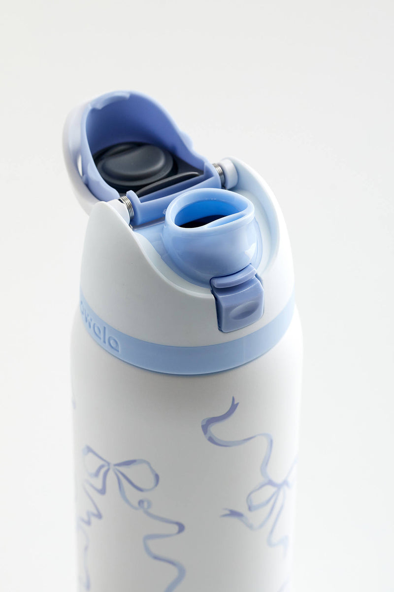Owala UO Exclusive FreeSip 32oz Bow Water Bottle